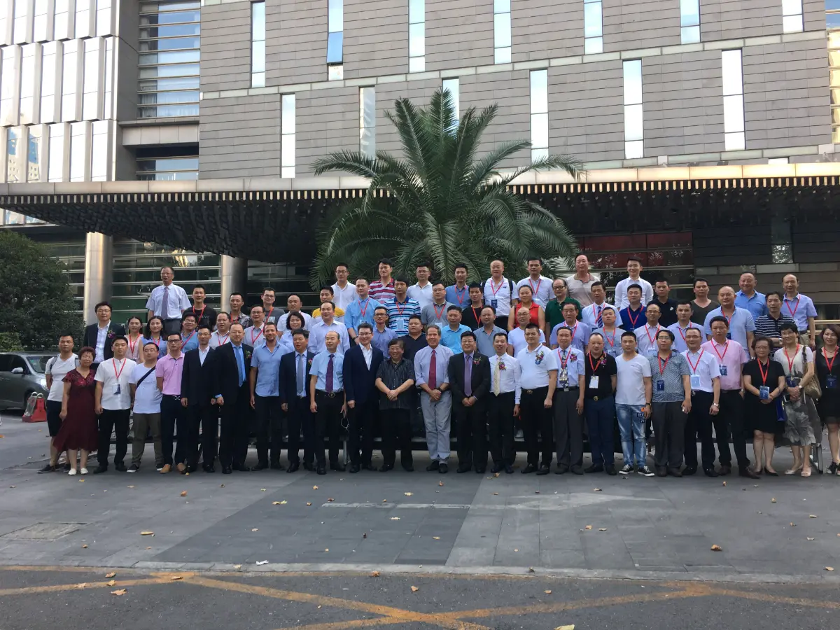 Renova lanuch into China celebration 2 in 2017